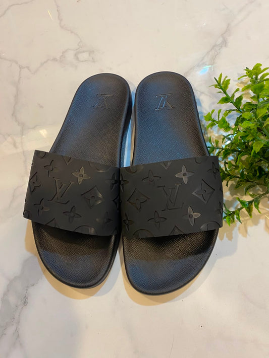 LV black flower