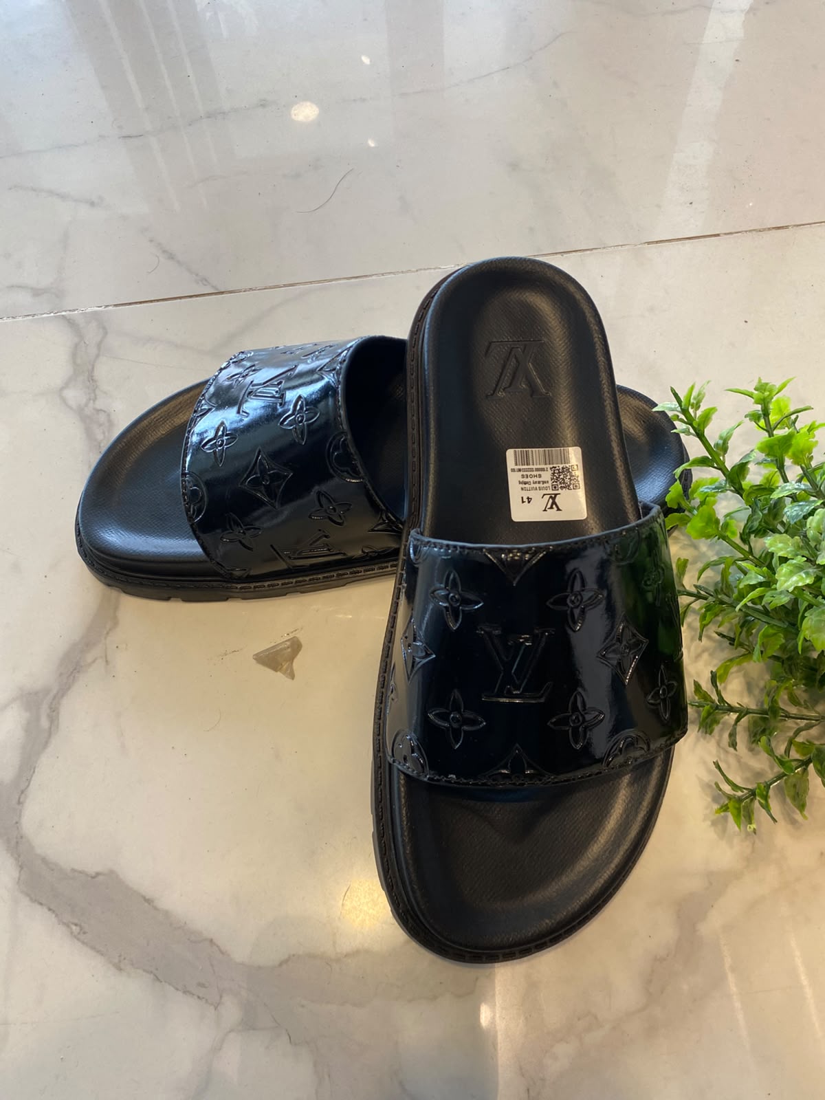 LV black flower 2