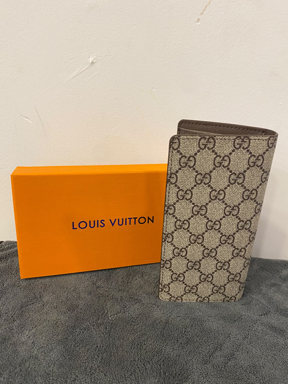 Gucci grey 004