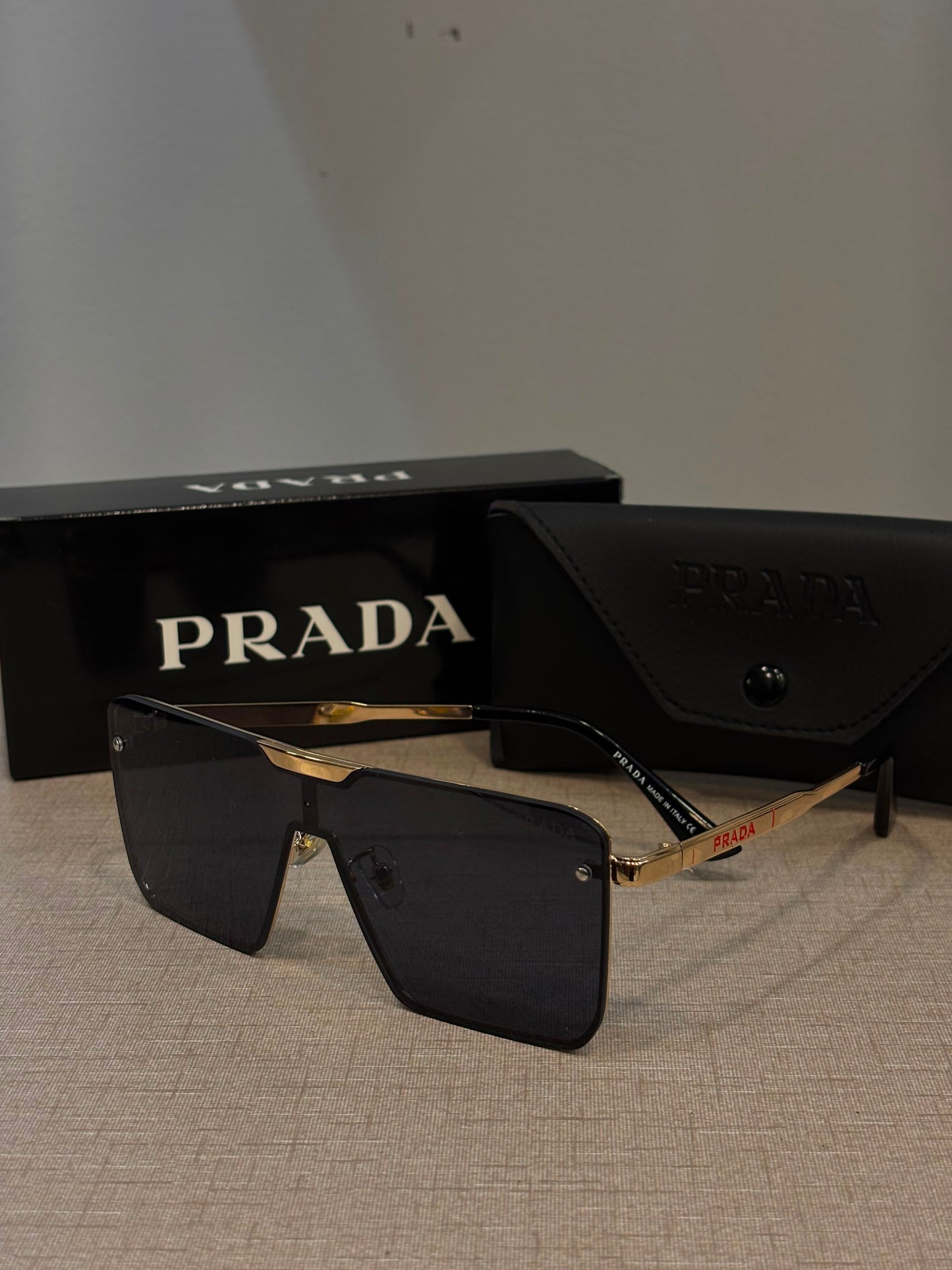Prada 1057