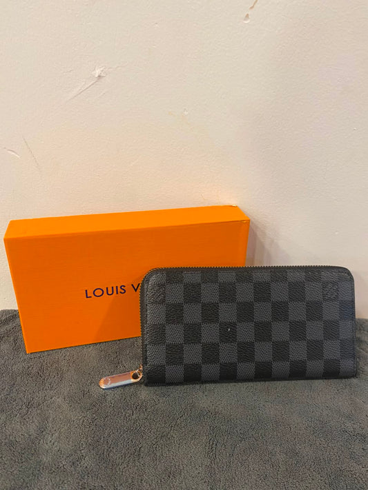 Grey box chain 726