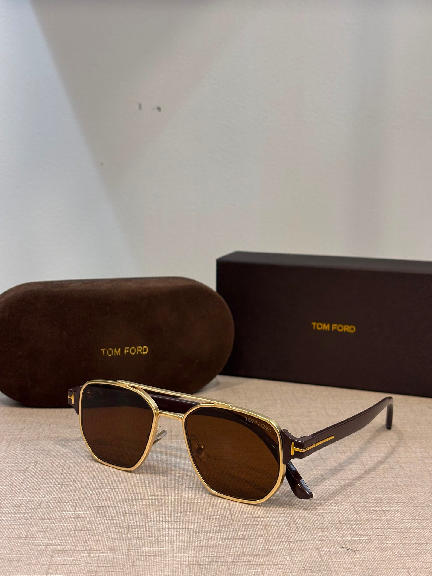 Tomford 1069