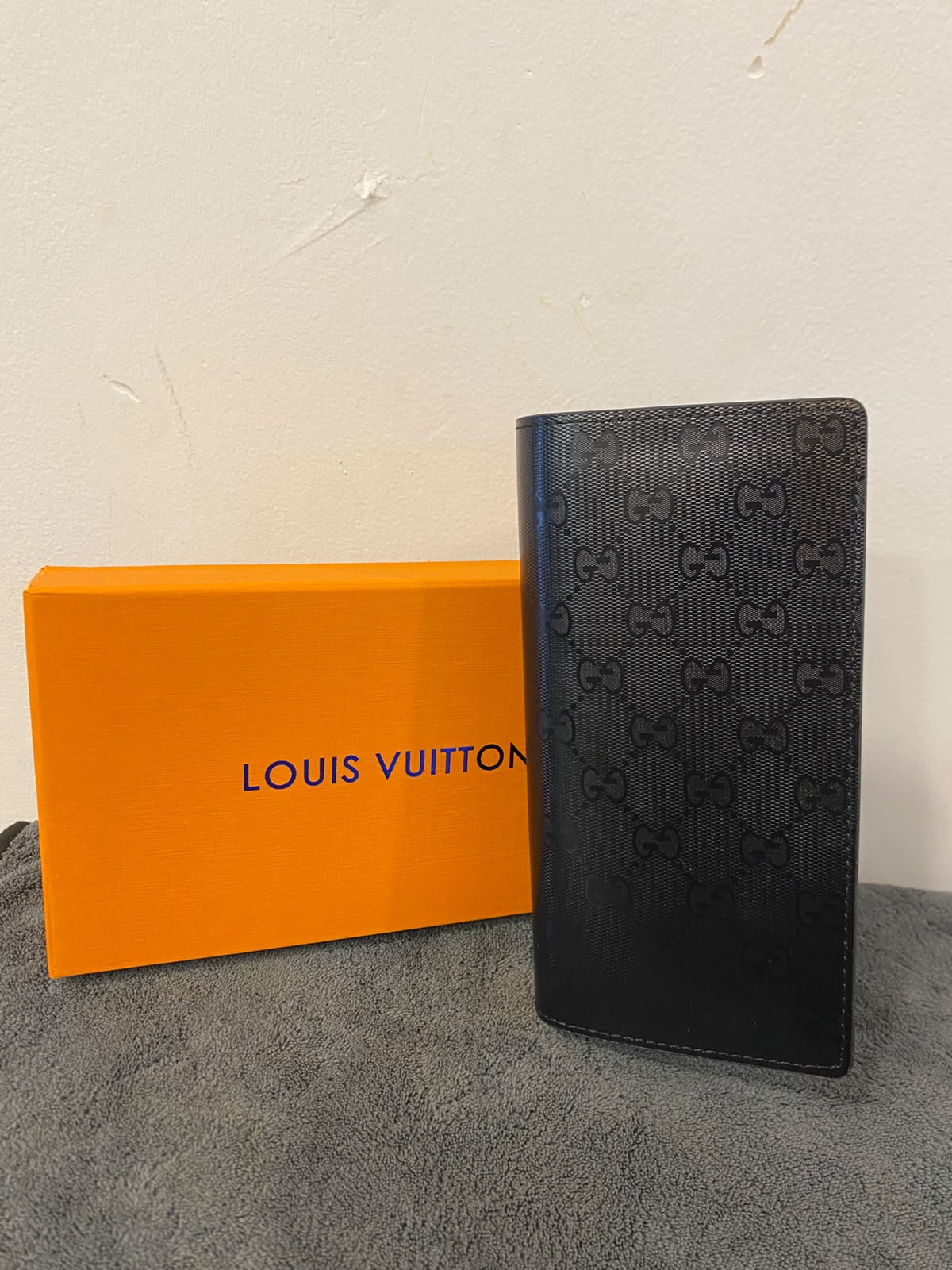 Gucci black 001