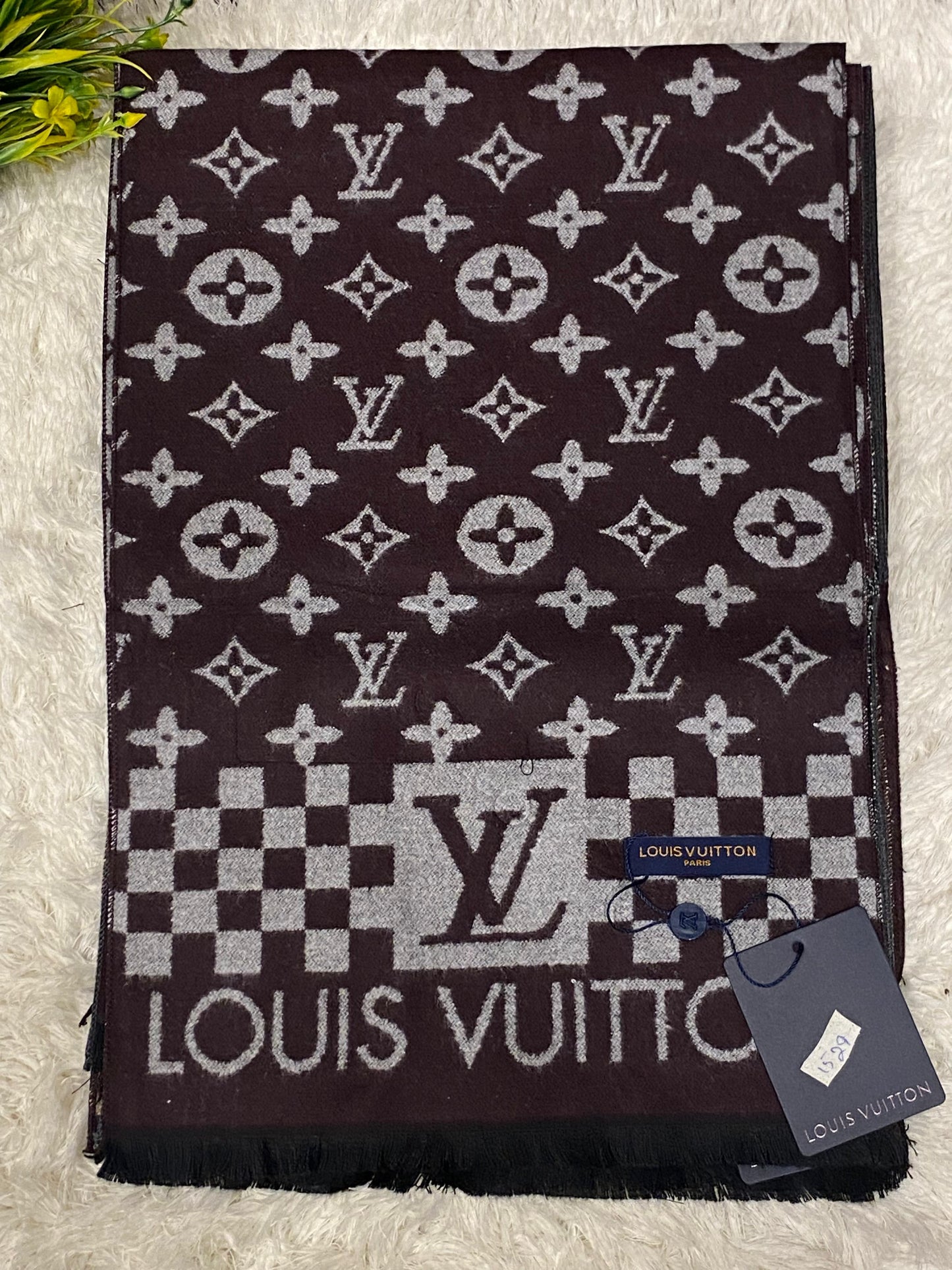 LV 1529