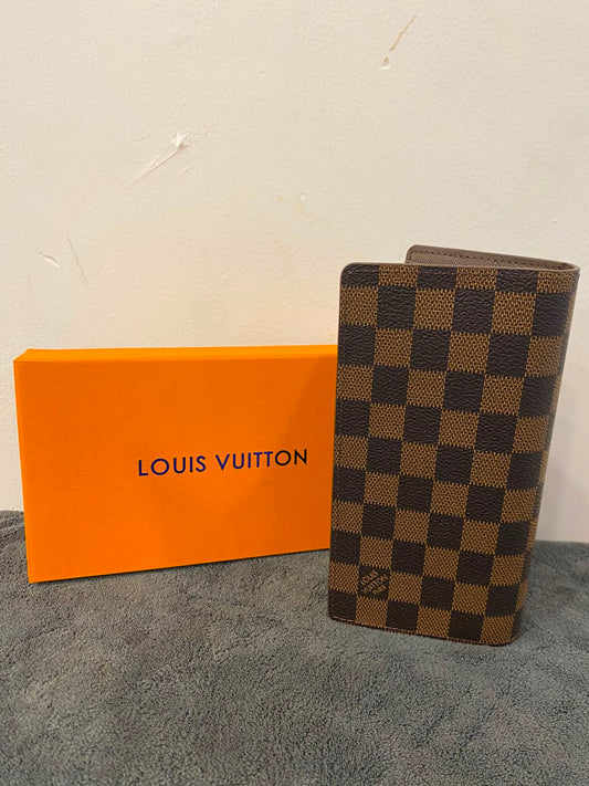 Brown box 668