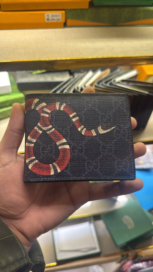 Gucci B snake 1