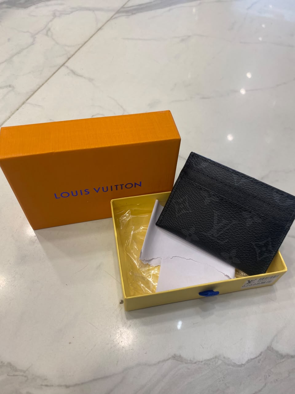 LV single 738