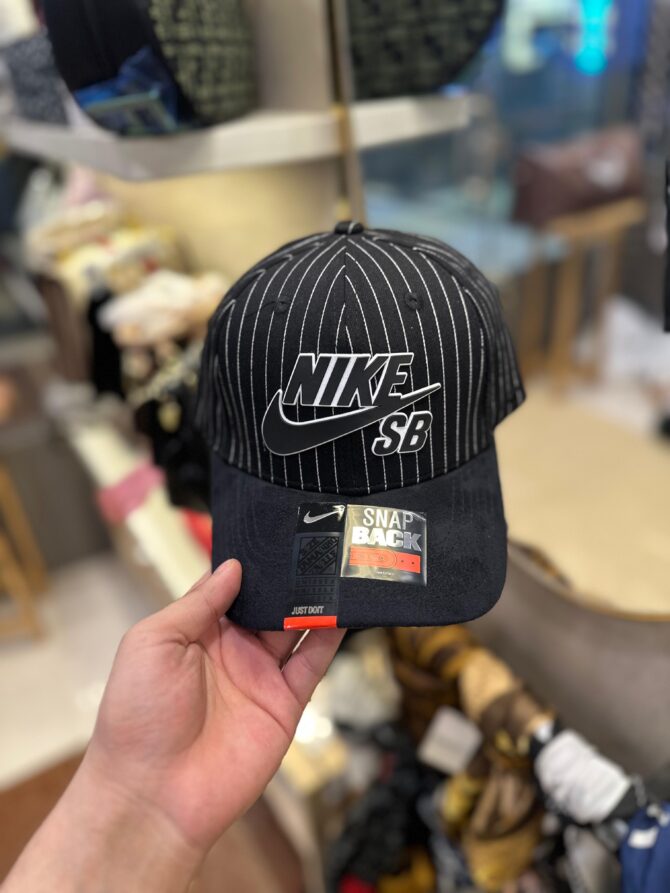 Nike Sb Blackwhite Strip Cap