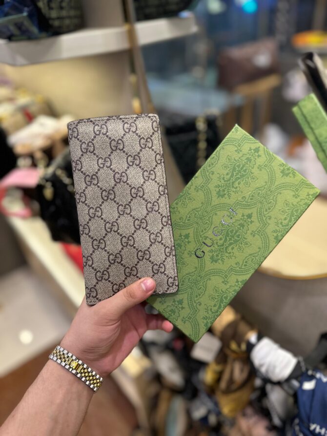 Gucci skin Long wallet