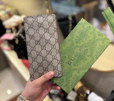 Gucci skin Long wallet