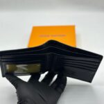 LV Leather 405A wallet - Image 2