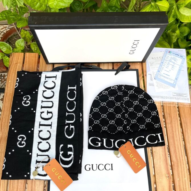 Gucci Muffler Cap Pair