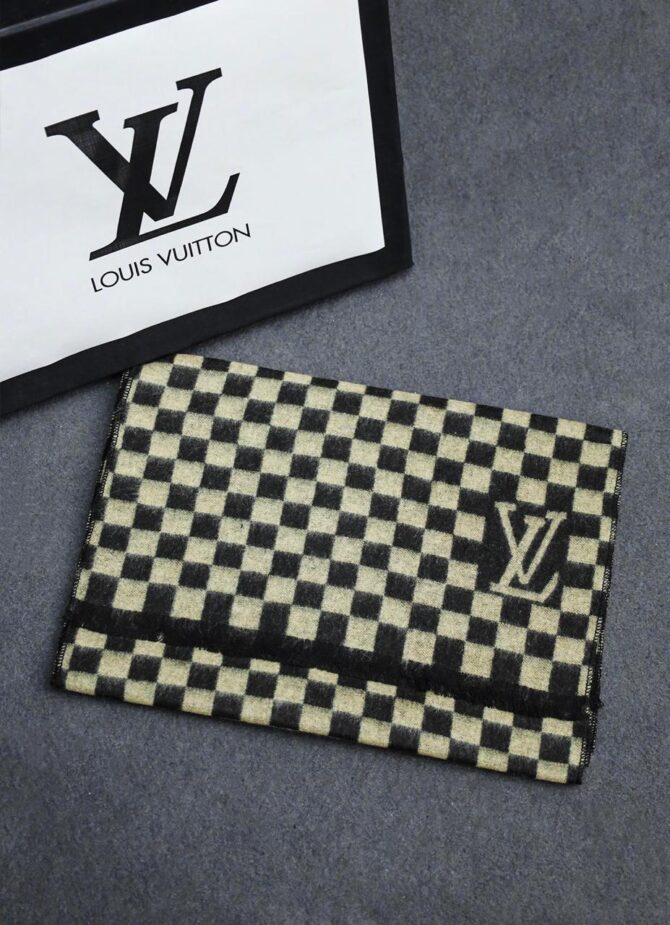 LV black Golden boxes muffler