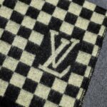 LV black Golden boxes muffler - Image 5