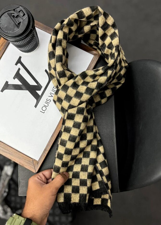 LV black Golden boxes muffler