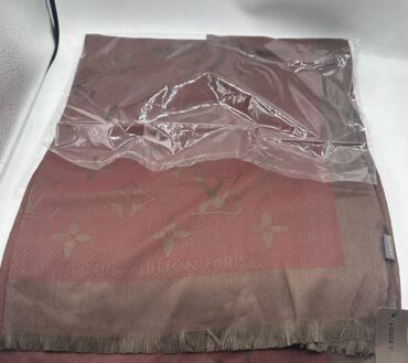 Lv RD scarf