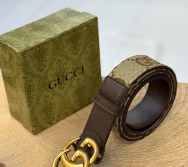 Gucci Sign Gold belt