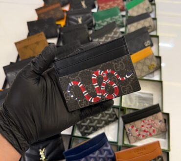 Gucci black snake card holder