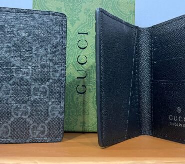 Gucci grey card smart wallet