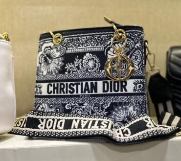 Dior T bag
