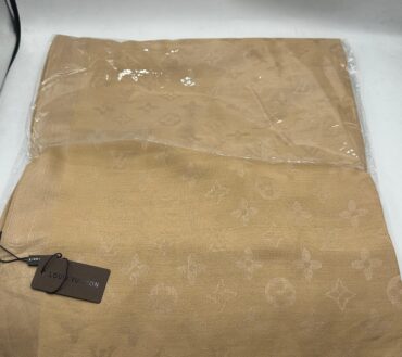 LV 01 scarf