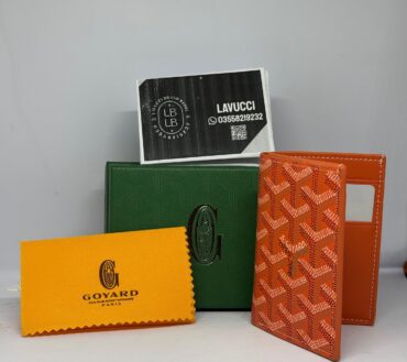 Goyard smart wallet orange